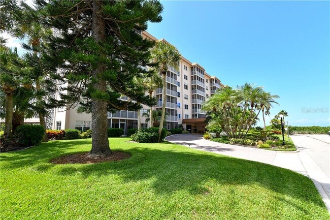Building Photo - 800 Benjamin Franklin Dr