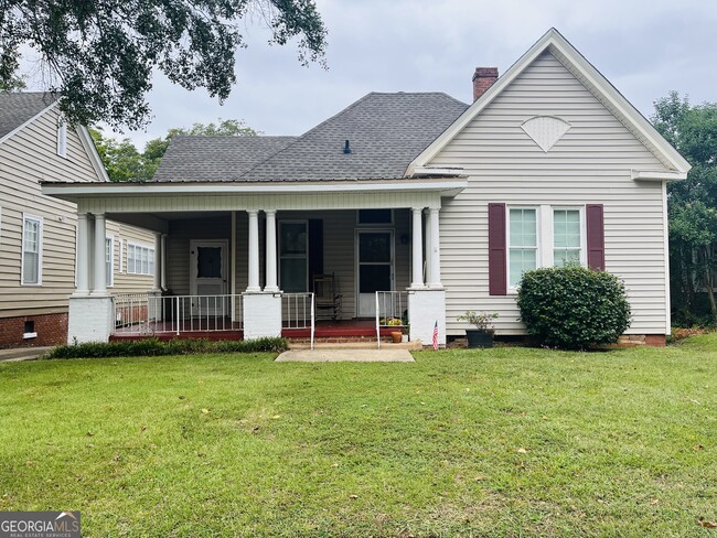 Primary Photo - 606 Broad St