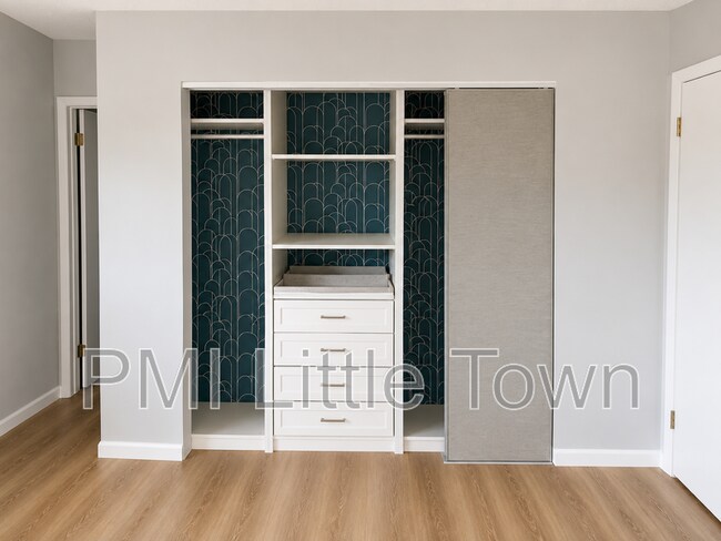 Building Photo - 7482 W Roxbury Pl