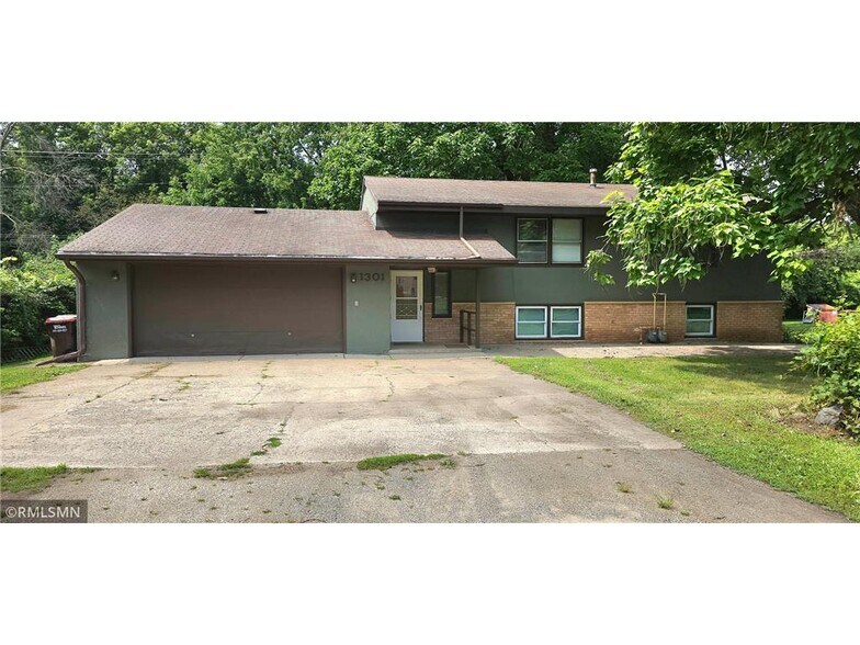 Primary Photo - 1301 4th St