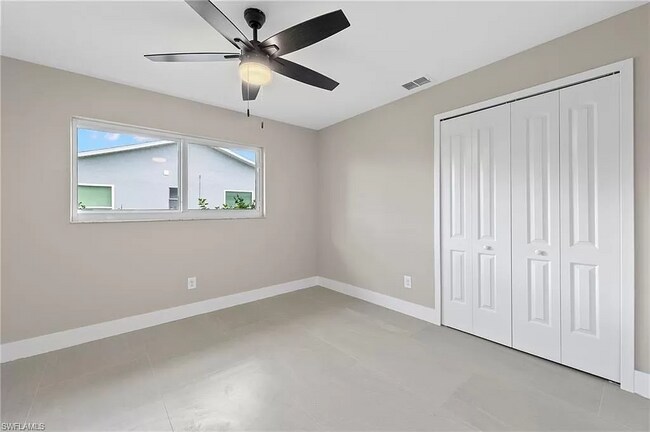 Bedroom 3 - 117 SE 40th Ter