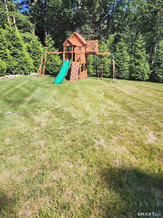 Building Photo - 11 Partrick Ln