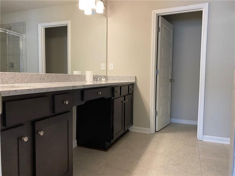Building Photo - 2183 Shetley Creek Dr