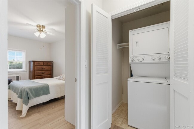 Building Photo - 120 Greenlawn Rd