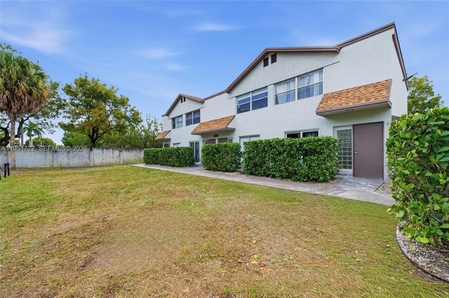 Building Photo - 3001 NW 5th Terrace