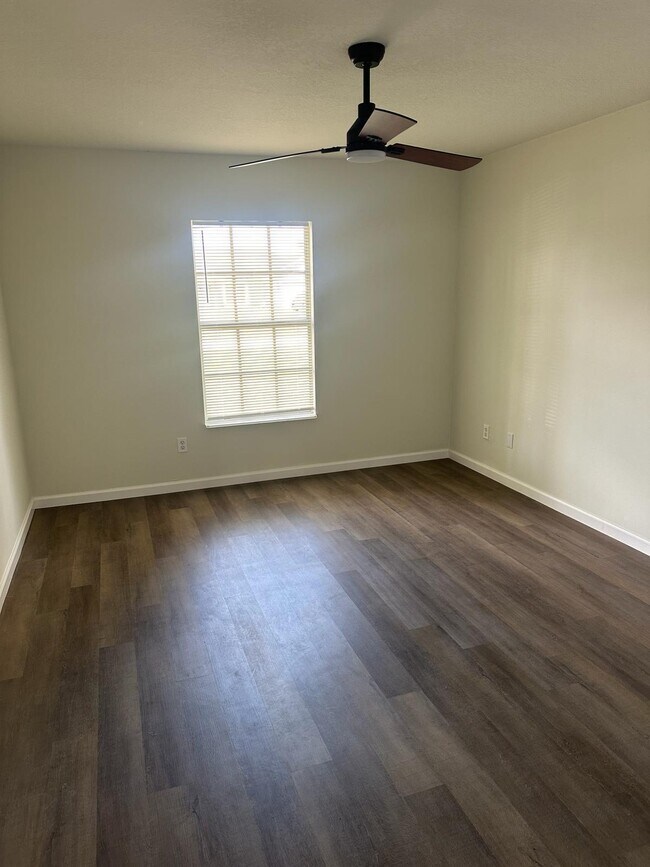 Building Photo - 2150 SW Biella Ave