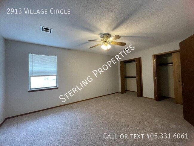 Building Photo - 2913 Village Cir