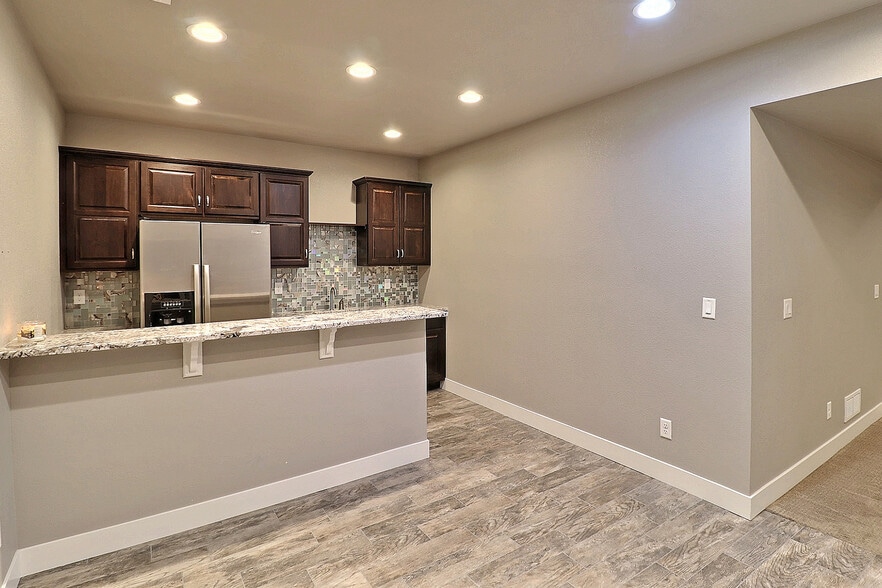 Wet bar/Poker table area - 9004 19th St