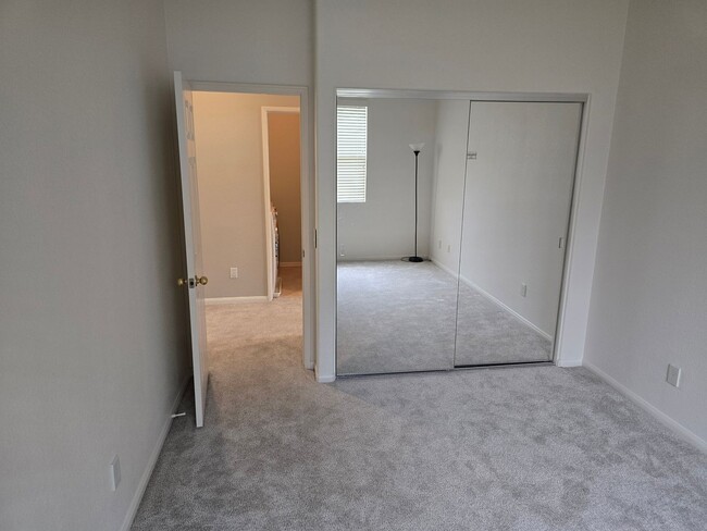 Building Photo - Nicely Updated Three Bedroom Home in Torrey Hills