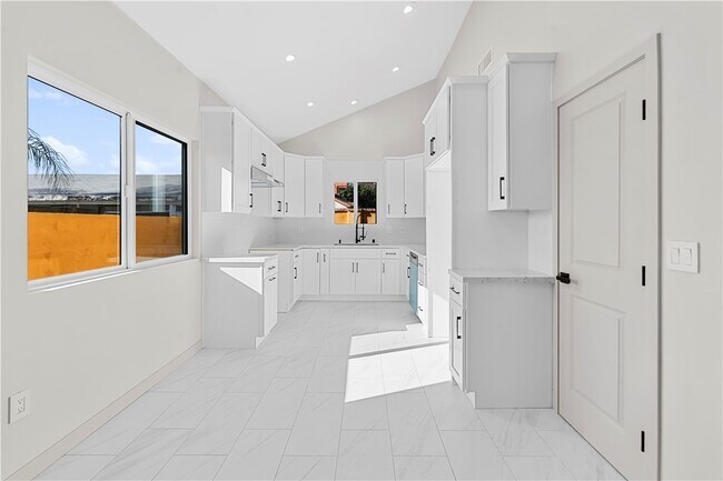 Building Photo - 13249 Kagel Canyon St