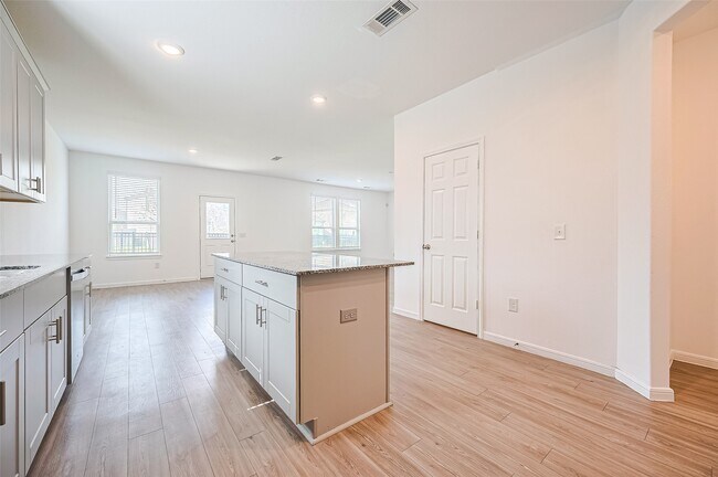 Building Photo - 1001 Laguna Cv Dr