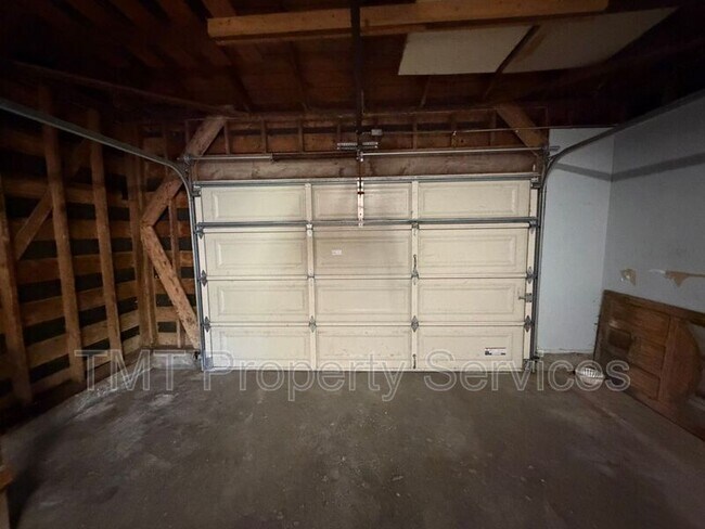 Building Photo - 6472 Linn Way