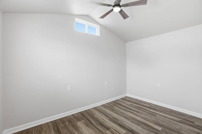 Building Photo - 22600 Middlebelt Rd