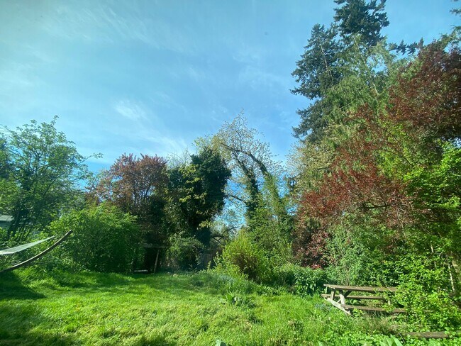 Building Photo - 075LincolnSt