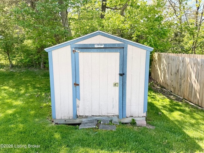 Building Photo - 319 Holly Marie Dr