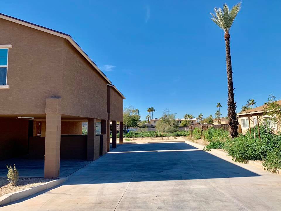 Building Photo - 10402 N 9th Ave