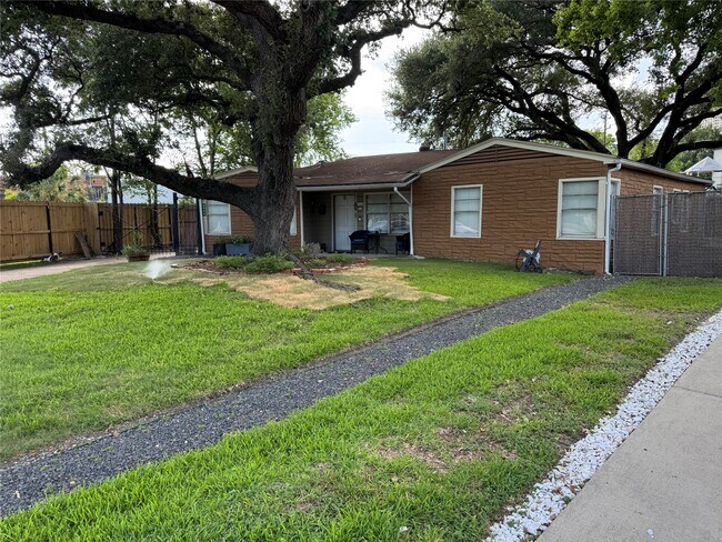 Building Photo - 6944 Burgess St