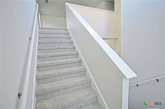 Building Photo - 884 Armadillo Dr