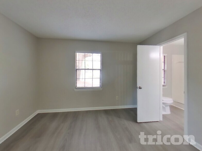 Building Photo - 3572 Raymur Villa Dr