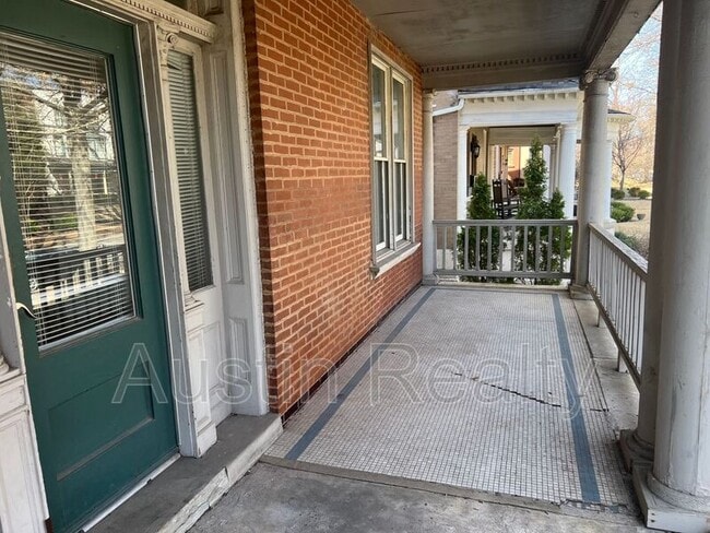 Building Photo - 4362 McPherson Ave