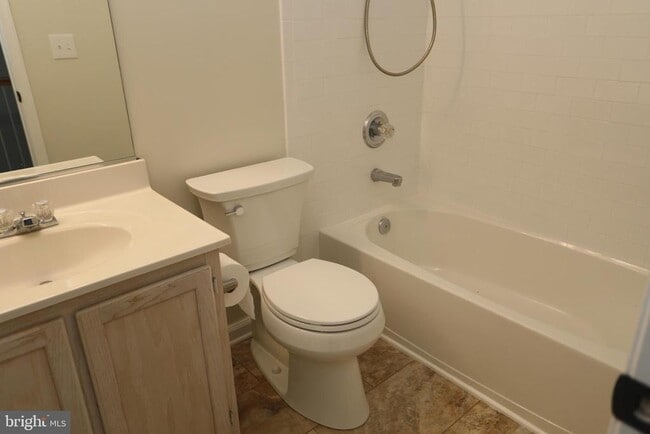 Building Photo - 1228 Needham Ct