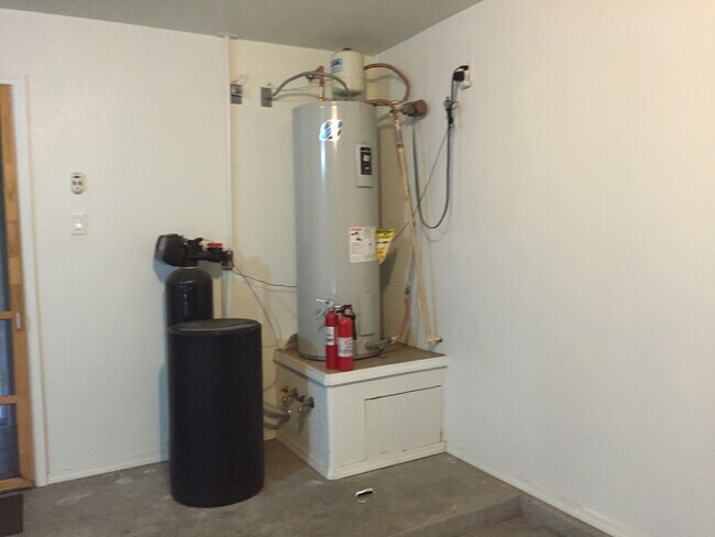 Building Photo - GREAT HOME GREAT LOCATION