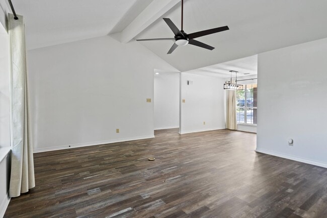 Building Photo - 87133 Golf Club Dr