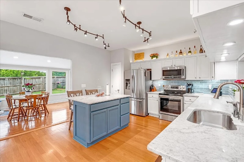 Primary Photo - 1016 Riverspring Dr