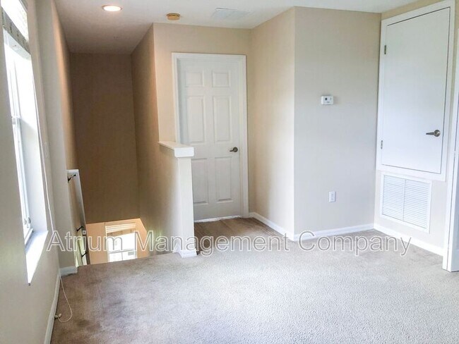 Building Photo - 331 Freedom's Ring Dr