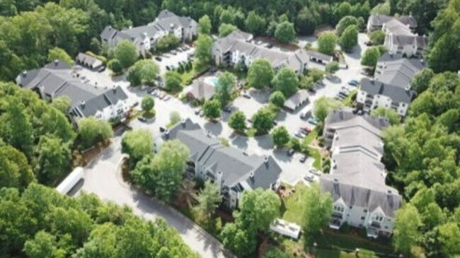 Building Photo - 875 Crowne Forest Ct