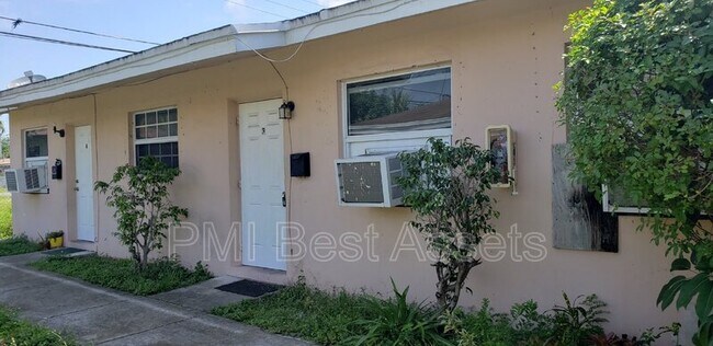 Primary Photo - 2711 NW 1st St