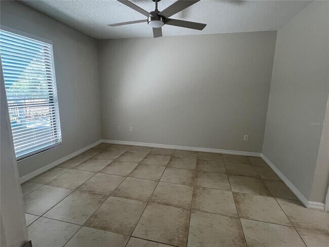 Building Photo - 455 Alt 19