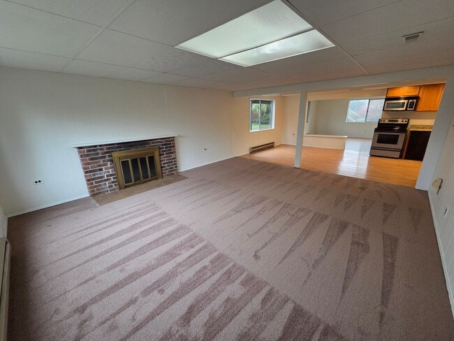 Building Photo - 2136 N 187th St