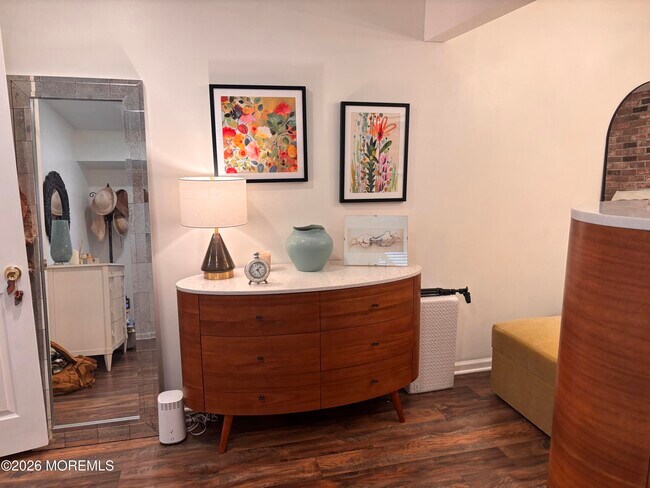 Building Photo - 17 Seaview Ave