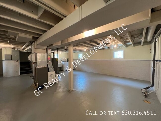 Building Photo - ***FULLY UPDATED / RIVER FOREST LOCATION /...