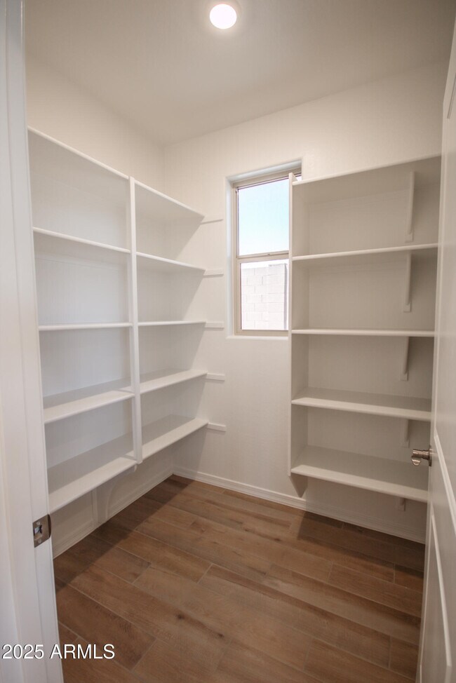 Building Photo - 21326 W Roanoke Ave