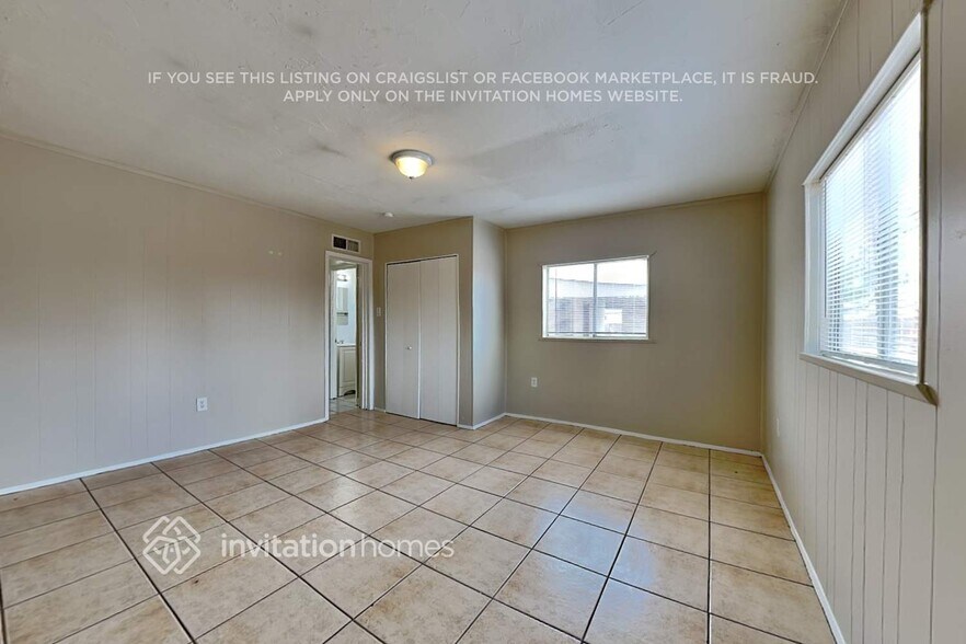 Building Photo - 5611 N 65th Ave