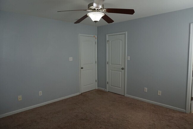 Building Photo - 3 Bedroom 2.5 Bathroom with a Bonus Room located in The Cottages at Petersburg Subdivision, Richl...