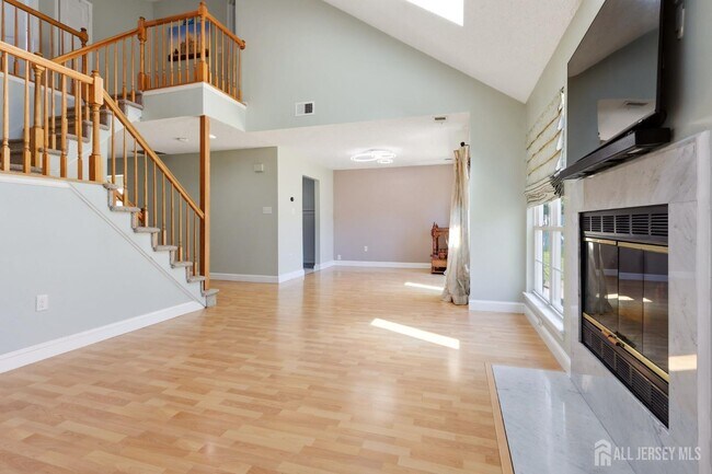 Building Photo - 50 Glen Oaks Ct