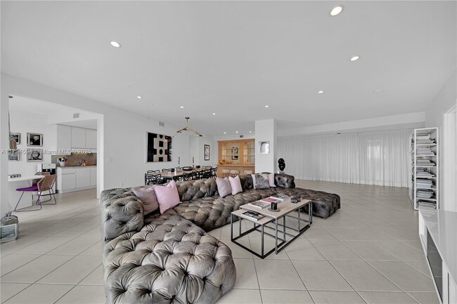 Building Photo - 9601 Collins Ave