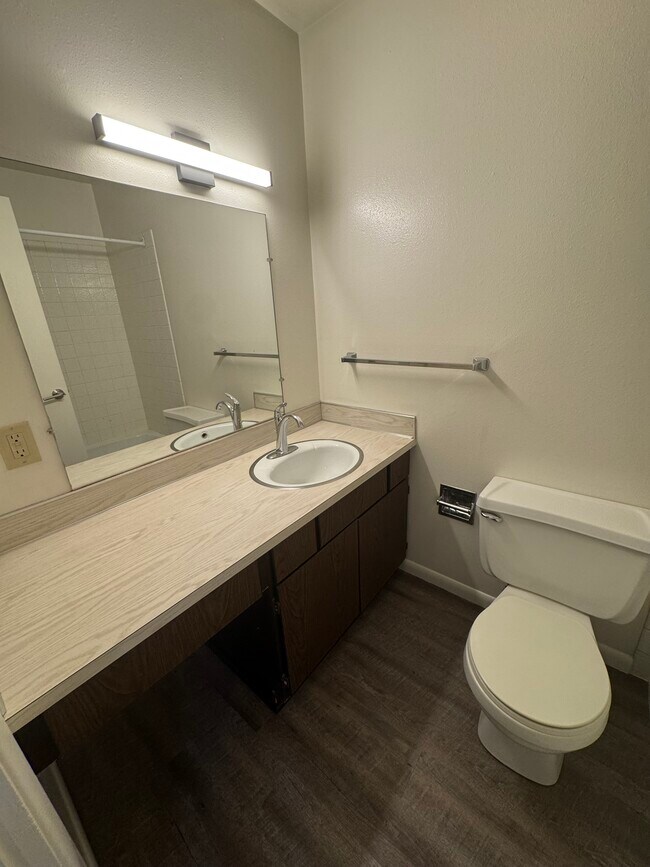 Building Photo - 429