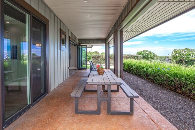 Building Photo - Stunning Single-Lever 2 Bed/ 2 Bath Home in Kaanapali Coffee Farms