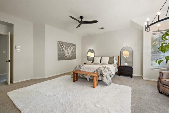 Building Photo - 2114 Hilton Head Dr