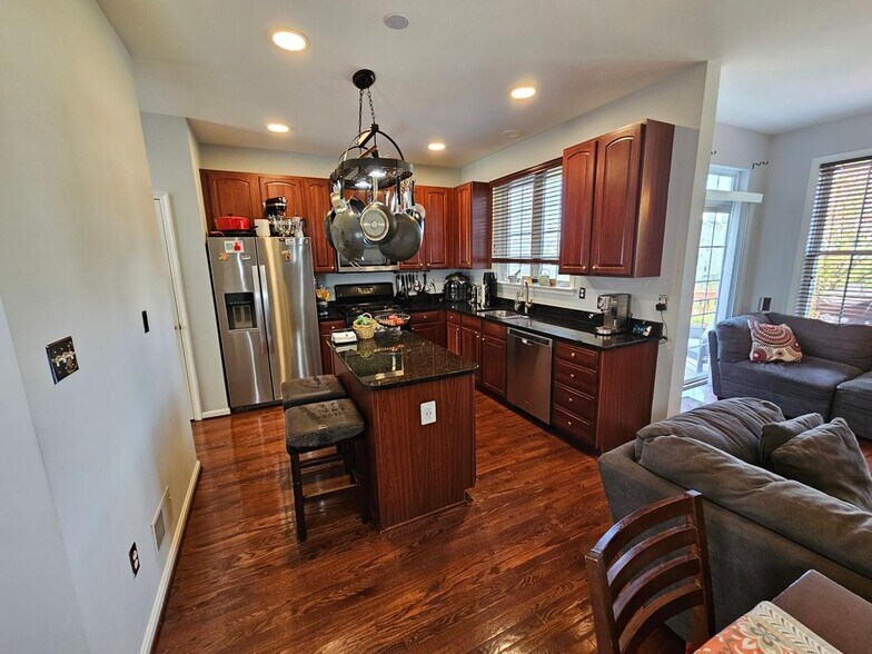 Building Photo - 1201 Cambria Terrace NE