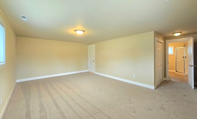 Building Photo - 3 Bedroom Home in Sedro Woolley Available Now