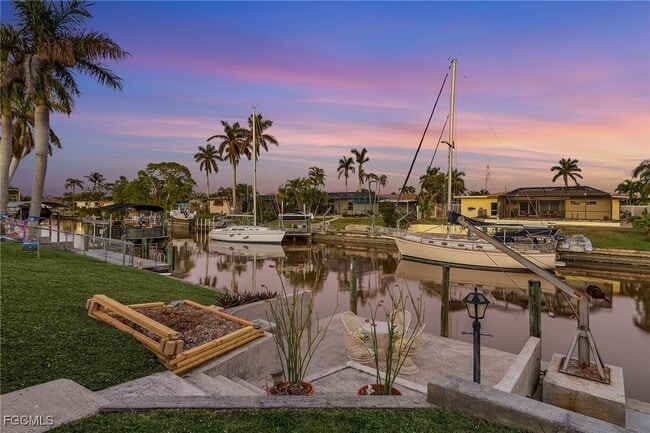 Building Photo - 2823 SE 18th Ave