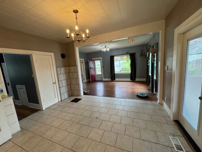 Building Photo - Country Living - 2 Bedroom 1 Bathroom