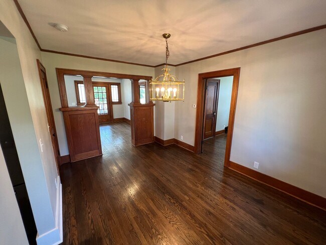 Building Photo - Charming 3BR Home close to Benson/Dundee