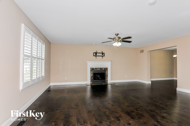 Building Photo - 678 Lost Canyon Blvd