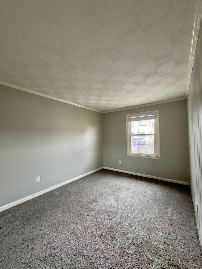 Building Photo - 5371 King Arthur Cir
